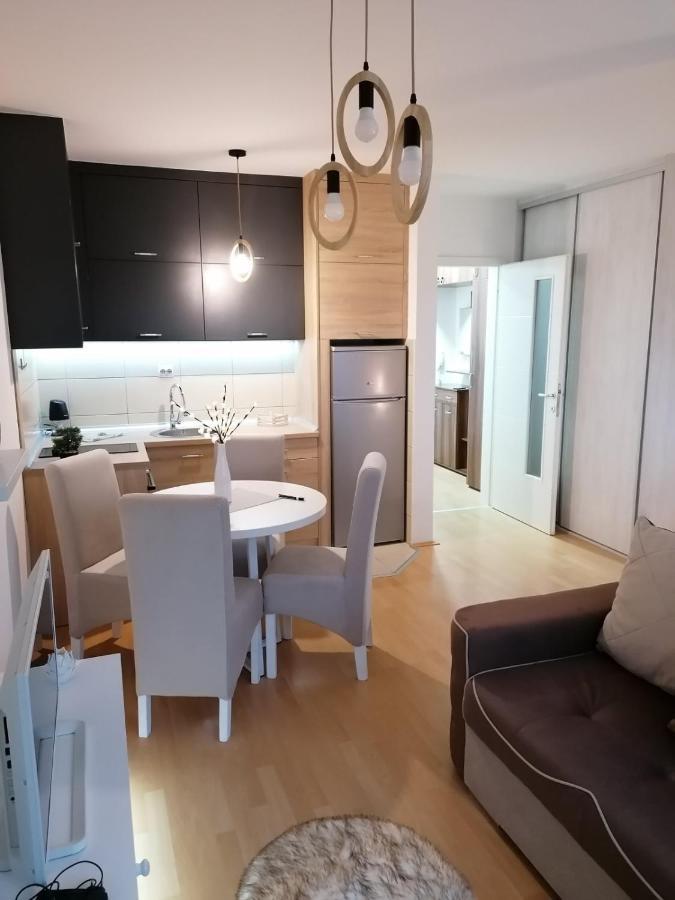 Emili Apartman Ягодина Екстер'єр фото
