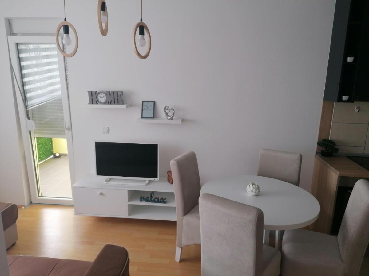 Emili Apartman Ягодина Екстер'єр фото