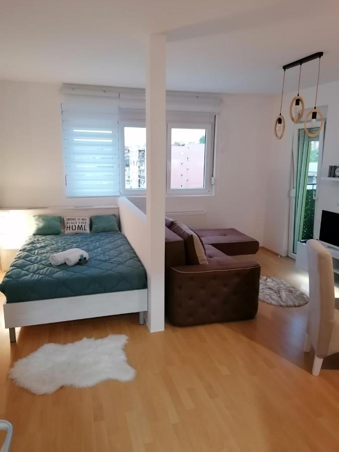 Emili Apartman Ягодина Екстер'єр фото