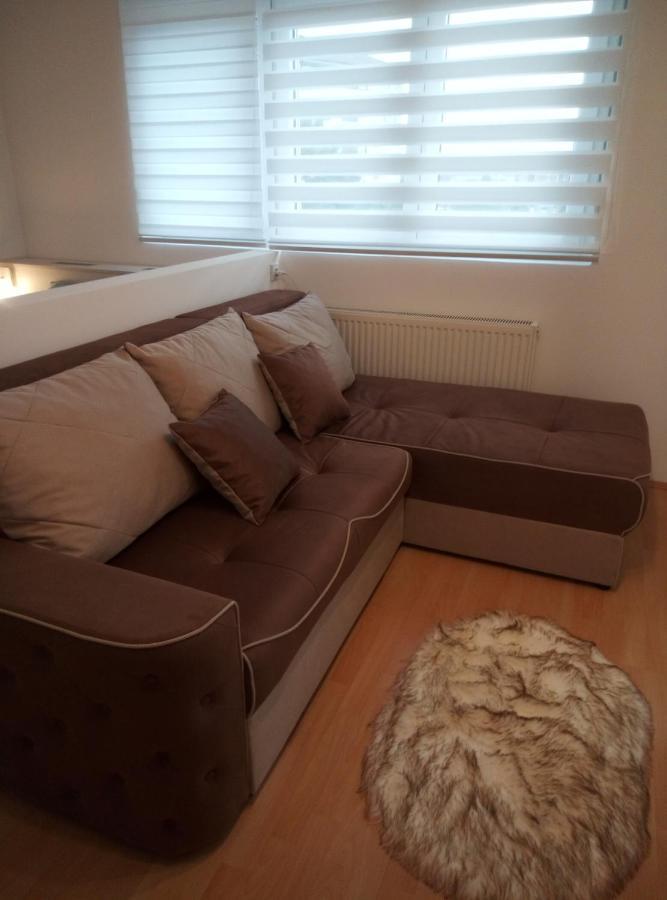 Emili Apartman Ягодина Екстер'єр фото