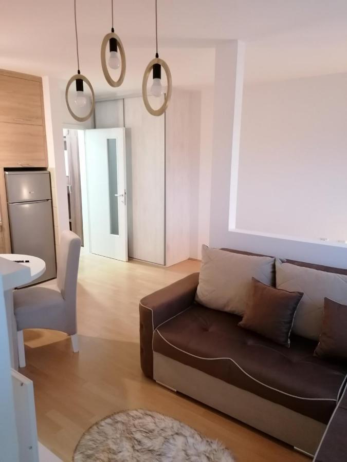 Emili Apartman Ягодина Екстер'єр фото