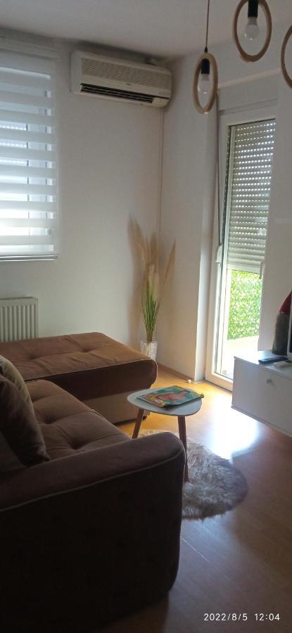 Emili Apartman Ягодина Екстер'єр фото